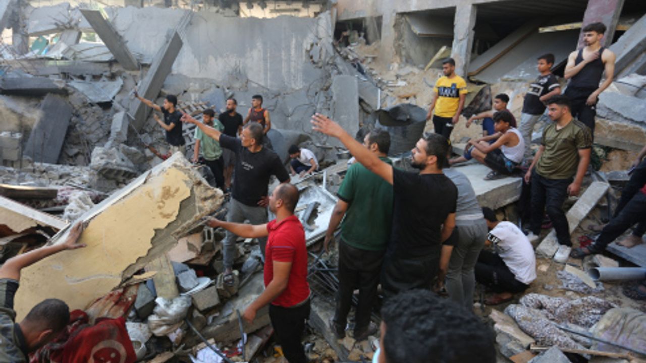 Hamas: İsrail'in Gazze'ye düzenlediği hava saldırısında 3 rehine öldü
