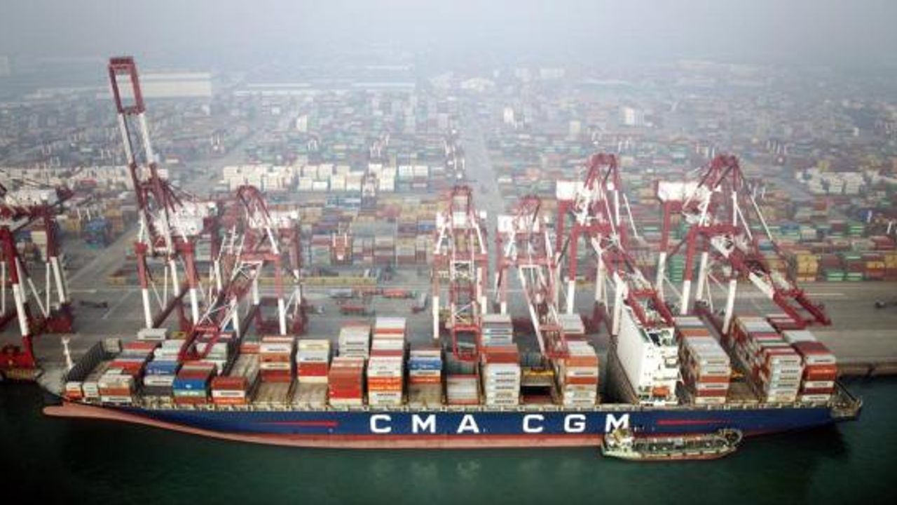 Çin'in Qingdao Limanı 2023 yılında 30 milyon TEU konteyneri işlemden geçirdi