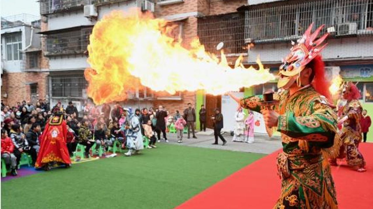 Çin, Ejderha Yılı kutlamaları için hazırlıklara başladı