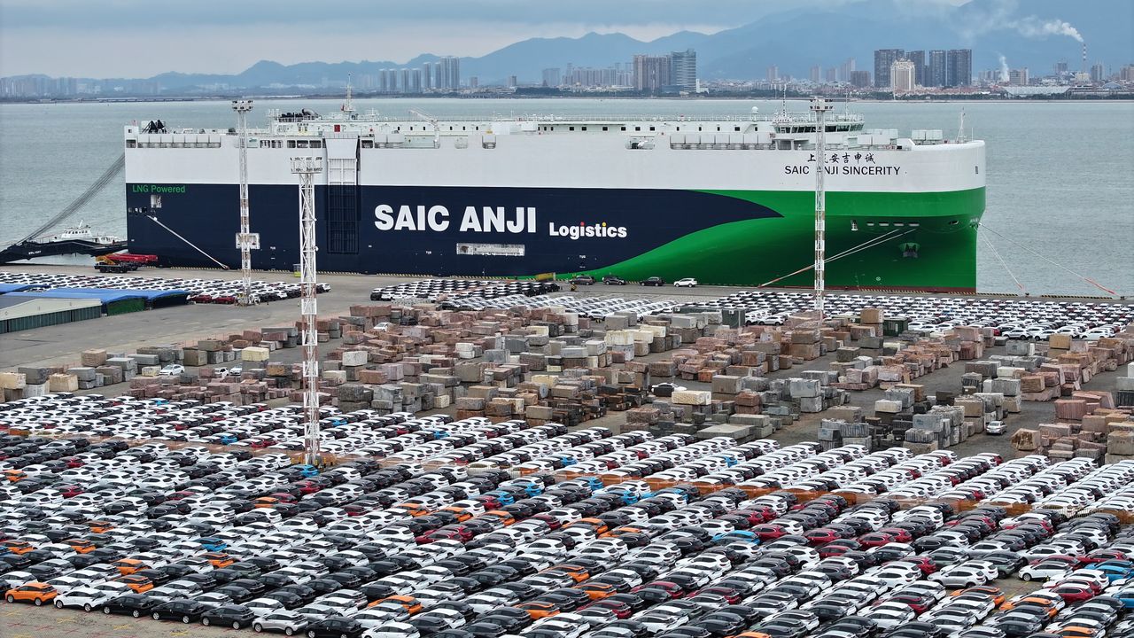 3.700'den fazla araç yüklü gemi Çin'in Xiamen Limanı'ndan Avrupa'ya doğru yola çıkacak