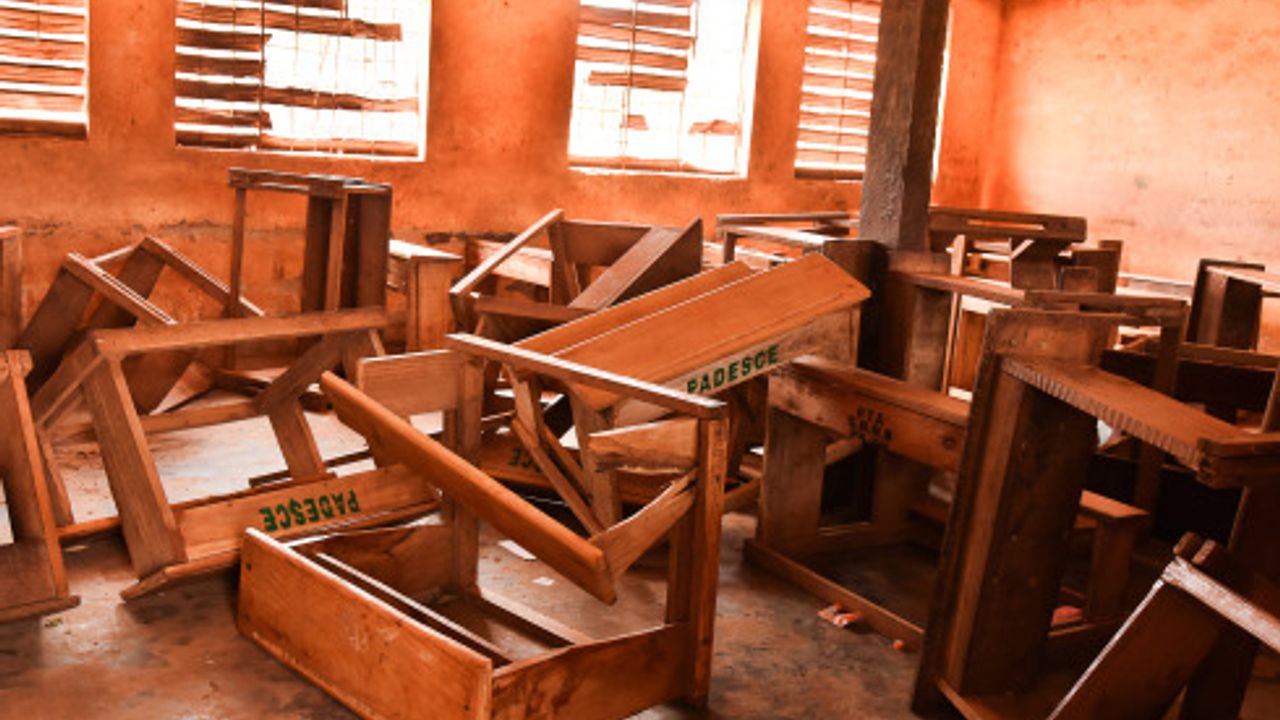 Kamerun'daki bir okulda yaşanan izdihamda 106 öğrenci yaralandı