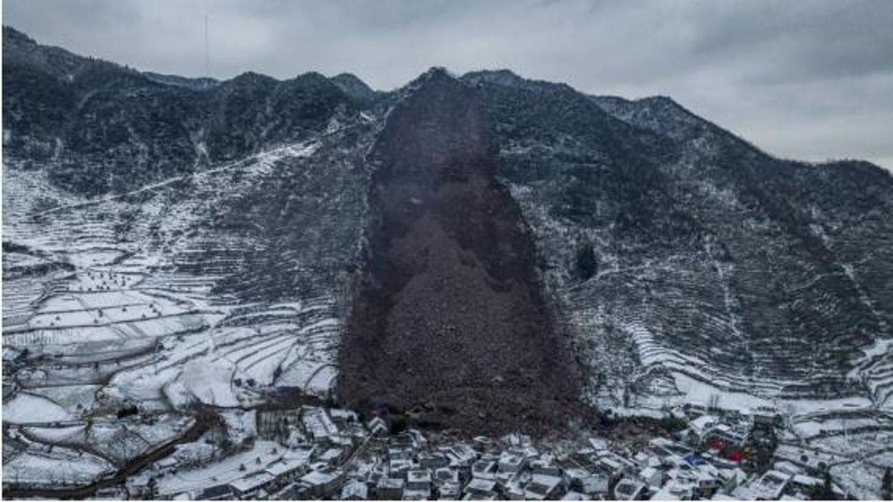 Çin'in güneybatısındaki toprak kaymasında ölü sayısı 11'e yükseldi