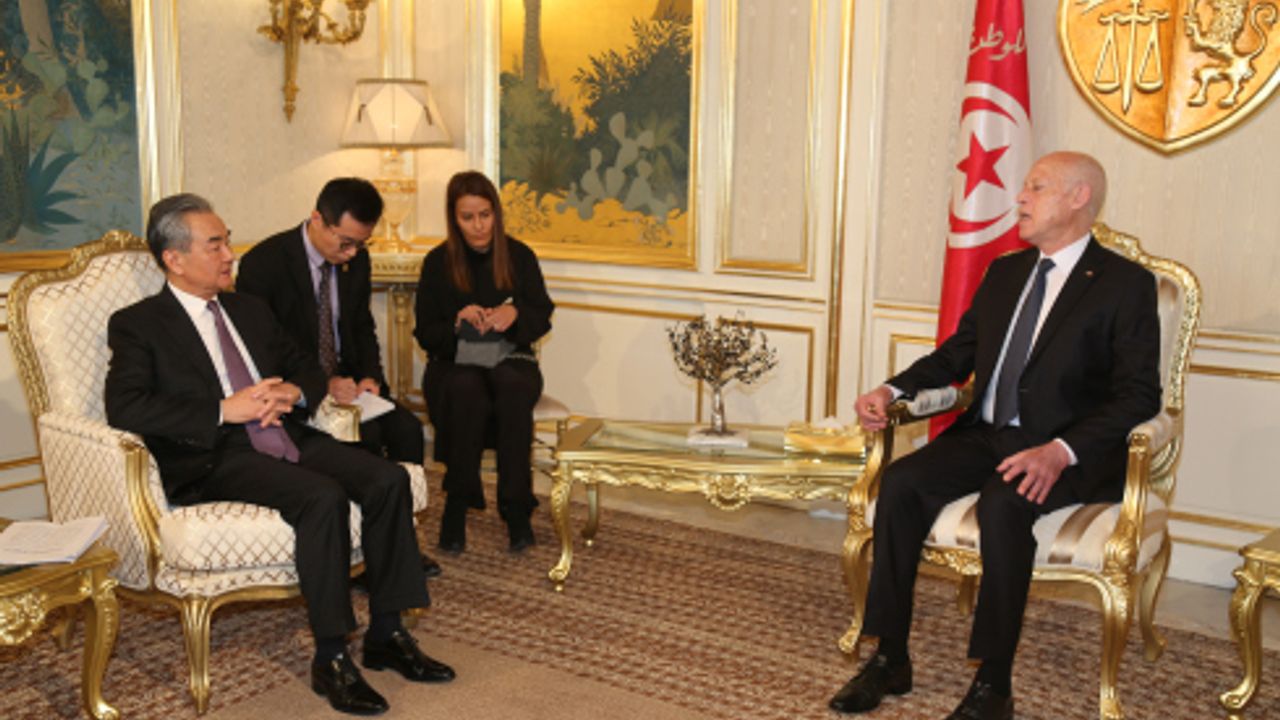 Tunus Cumhurbaşkanı ile Çin Dışişleri Bakanı ikili ilişkileri görüştü