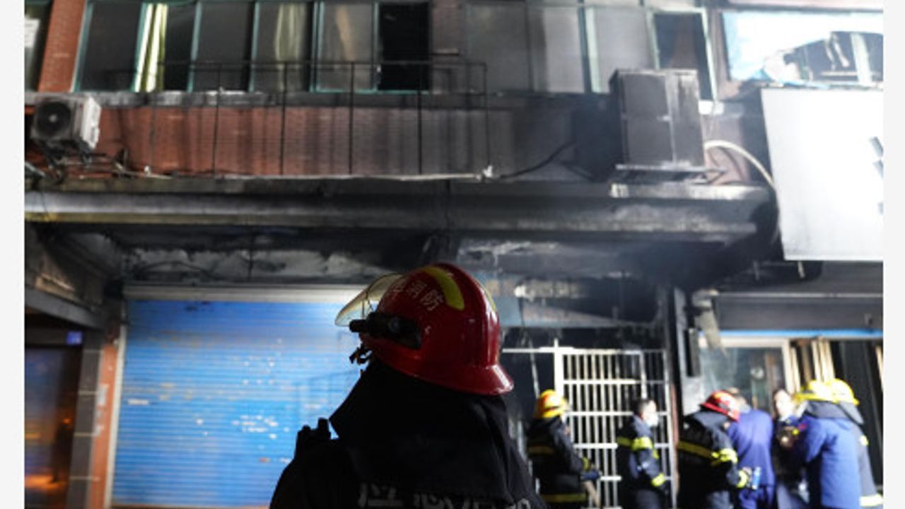Çin'in Xinyu kentindeki bir binanın bodrum katında yangın: 39 ölü