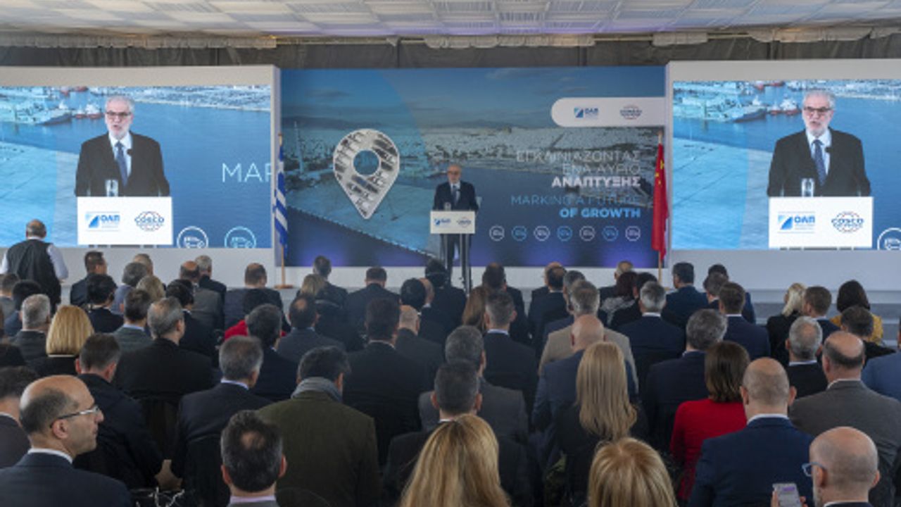 Yunanistan'ın Pire Limanı'nda yeni bir genişletilmiş otomobil terminali açıldı