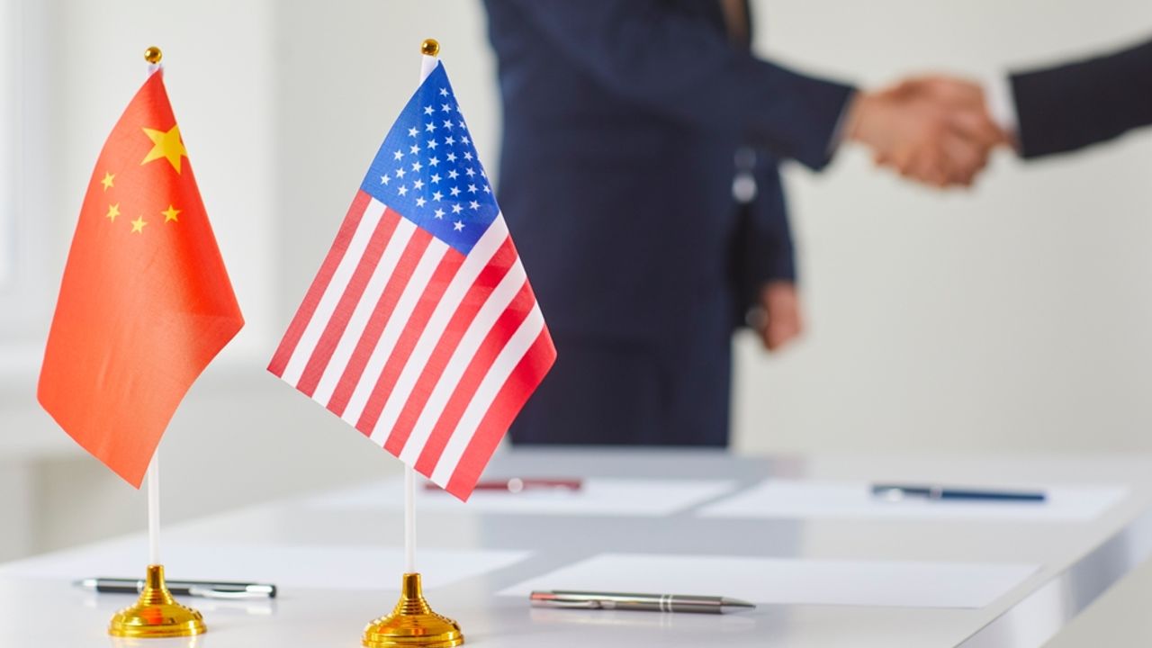 Çin Savunma Bakanı, ABD'li mevkidaşıyla Malezya'da görüştü