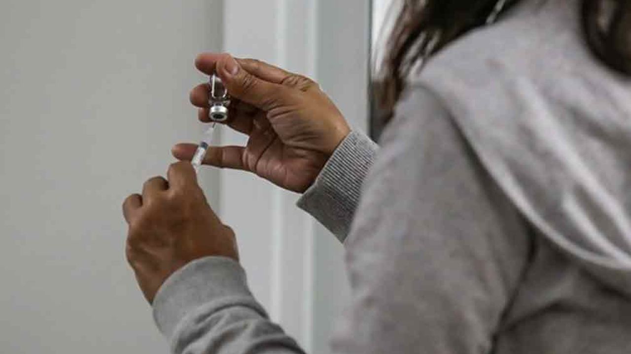 Filipinler'de aşılama programı Çin aşısıyla sürüyor