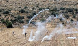 Batı Şeria'nın Beit Dajan köyünde protestocular İsrail askeriyle çatıştı