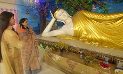 Bangladeş'te 'Buddha Purnima' kutlandı