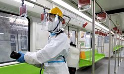 Shanghai'da metro vagonları dezenfekte ediliyor