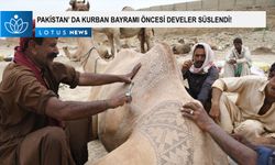 Pakistan'da Kurban Bayramı öncesi develer süslendi