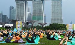 Singapur'da Uluslararası Yoga Günü etkinliği