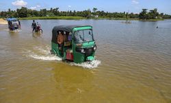 Bangladeş'in Sunamganj bölgesi sele teslim oldu