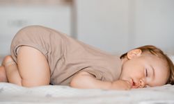 Yenidoğan bebeklerde uykuda dikkat edilmesi gerekenler neler?