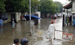 Pakistan'ın Karaçi kenti sel altında