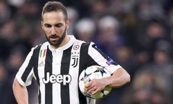 Gonzalo Higuain, futbola gözyaşlarıyla veda etti