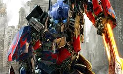 Transformers'ta Optimus'u seslendiren sanatçı Ayhan Kahya hayatını kaybetti