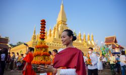 Laos'un en önemli dini bayramlarından That Luang Viyentiyan'da kutlandı