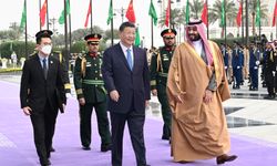 Çin Cumhurbaşkanı Xi Jinping Suudi Arabistan kraliyet sarayında