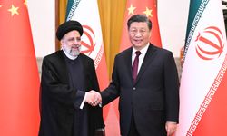 Xi, İranlı mevkidaşı Reisi ile bir araya geldi