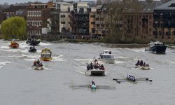 Oxford ve Cambridge Üniversiteleri tekne yarışında kıyasıya rekabet etti