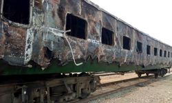 Pakistan'da tren yangını: 2 ölü