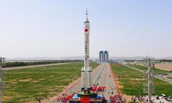 Çin'in Shenzhou-16 uzay aracı fırlatma alanına nakledildi