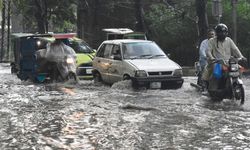 Pakistan'da şiddetli yağmur, sel baskınına yol açtı