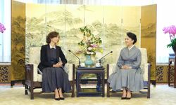 Fotoğraf: Çin'in First Lady'si Peng Liyuan, UNESCO Genel Direktörü Audrey Azoulay ile görüştü