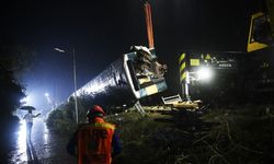 Bangladeş'te iki trenin çarpıştığı kazada ölü sayısı 15'e yükseldi
