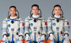 Tang Hongbo en uzun süre uzay uçuşu yapan Çinli astronot oldu