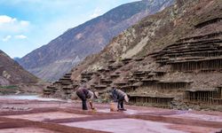 Tibet tuz tarlaları hem geçim kaynağı hem de turistik cazibe noktası