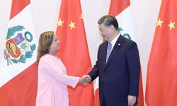 Xi, Peru Cumhurbaşkanı Dina Boluarte ile görüştü Image Carouse