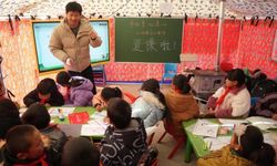 Çin'de depremin etkili olduğu bölgelerde işletmeler ve okullar yeniden açılıyor