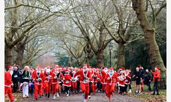 Londra'da Noel Baba koşusu düzenlendi