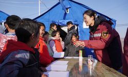 Psikolojik danışmanlık ekipleri Çin'in depremden etkilenen bölgelerine akın etti