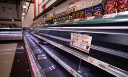 Japonya'daki depremin ardından süpermarket rafları boşaldı