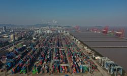 Çin'deki Ningbo-Zhoushan Limanı'nın konteyner hacmi 2023'te istikrarlı büyüme kaydetti