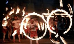 Sri Lanka'da Duruthu Perahera festivali coşkuyla kutlandı