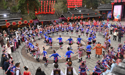 Çin'in Guangxi bölgesinde Bahar Bayramı kutlamaları renkli anlara sahne oldu