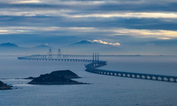 Çin'in Hong Kong-Zhuhai-Makao Köprüsü günlük yolcu akışında yeni bir rekora imza attı