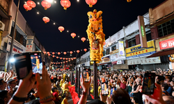 Malezya'daki Çin Yeni Yılı kutlamaları sokakları renklendirdi