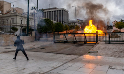 Yunanistan'da, ülkedeki en ölümcül tren kazasının yıldönümünde protesto gösterileri düzenleniyor