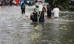 Endonezya'da şiddetli yağışlar sele neden oldu