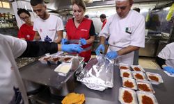 Cezayir'de gönüllüler Ramazan'da dağıtılacak yemekleri hazırlıyor