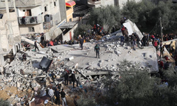İsrail gece boyunca Refah kentini bombaladı: En az 30 Filistinli öldürüldü