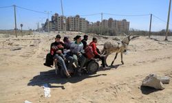 Gazze'yi terk eden Filistinlilerin güvenli yer arayışı devam ediyor