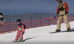 Çin’de üç yaşındaki Yuji’nin muhteşem snowboard becerileri hayran bırakıyor