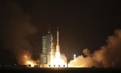 Çin, Shenzhou-18 mürettebatlı uzay aracını fırlattı