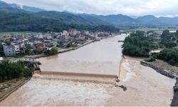 Çin'in güneyindeki Guangdong eyaletini sel vurdu